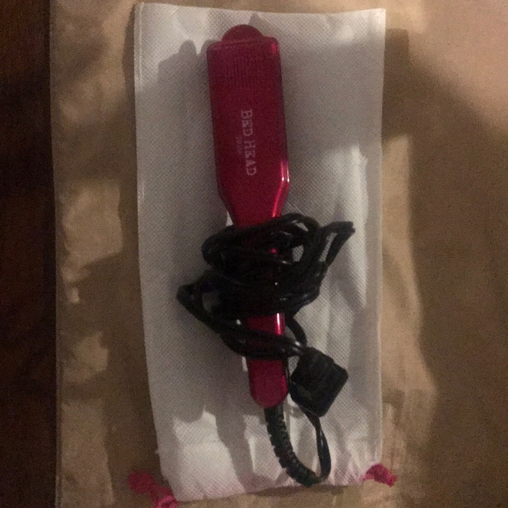 Bed Head by TIGI Travel Flat Iron